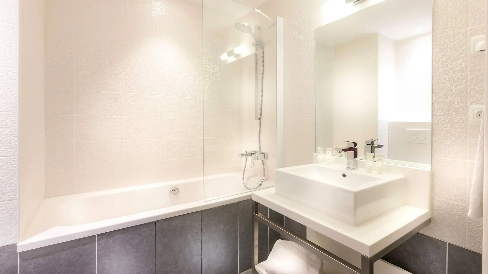 Aparthotel Adagio 19eme Cite De La Musique 4*
